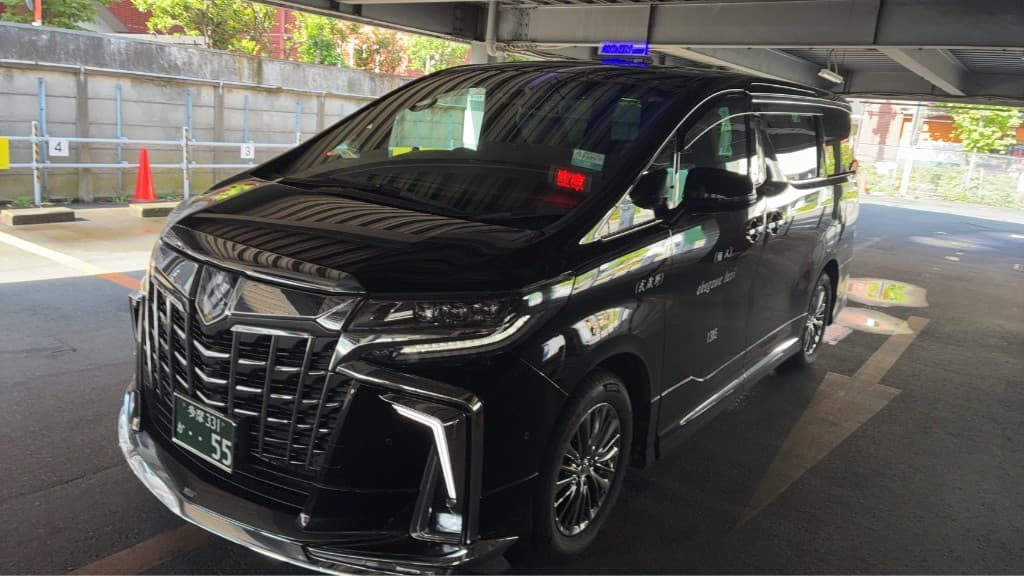 桶川タクシー アルファードの車両外観